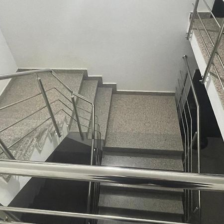 Apartament 2 Camere Tirgu Jiu Тиргу-Жіу Екстер'єр фото
