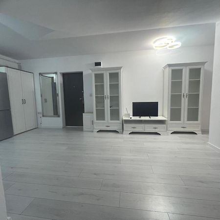 Apartament 2 Camere Tirgu Jiu Тиргу-Жіу Екстер'єр фото