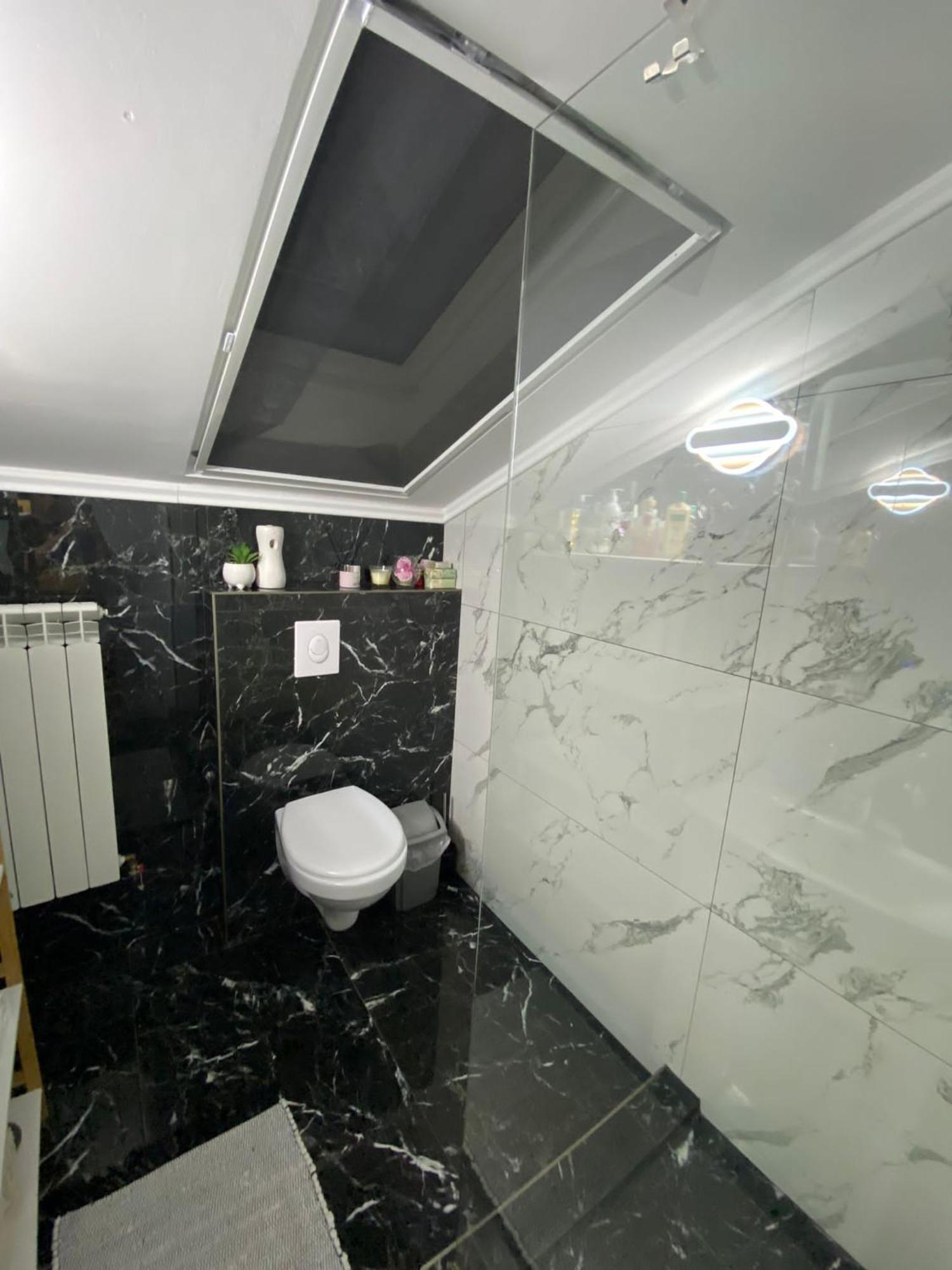 Apartament 2 Camere Tirgu Jiu Тиргу-Жіу Екстер'єр фото